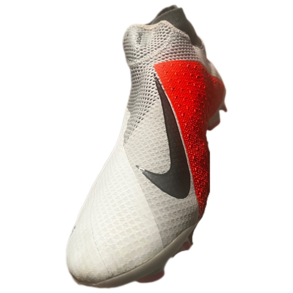 Nike Phantom VSN Academy soccer cleats